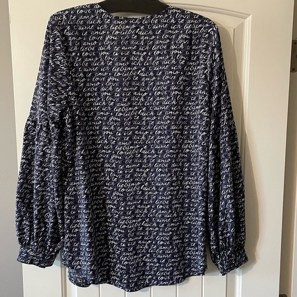 cabi style # 5336 Size L Te Amo Love Print Women’s Navy blue V Neck Blouse - Picture 3 of 9